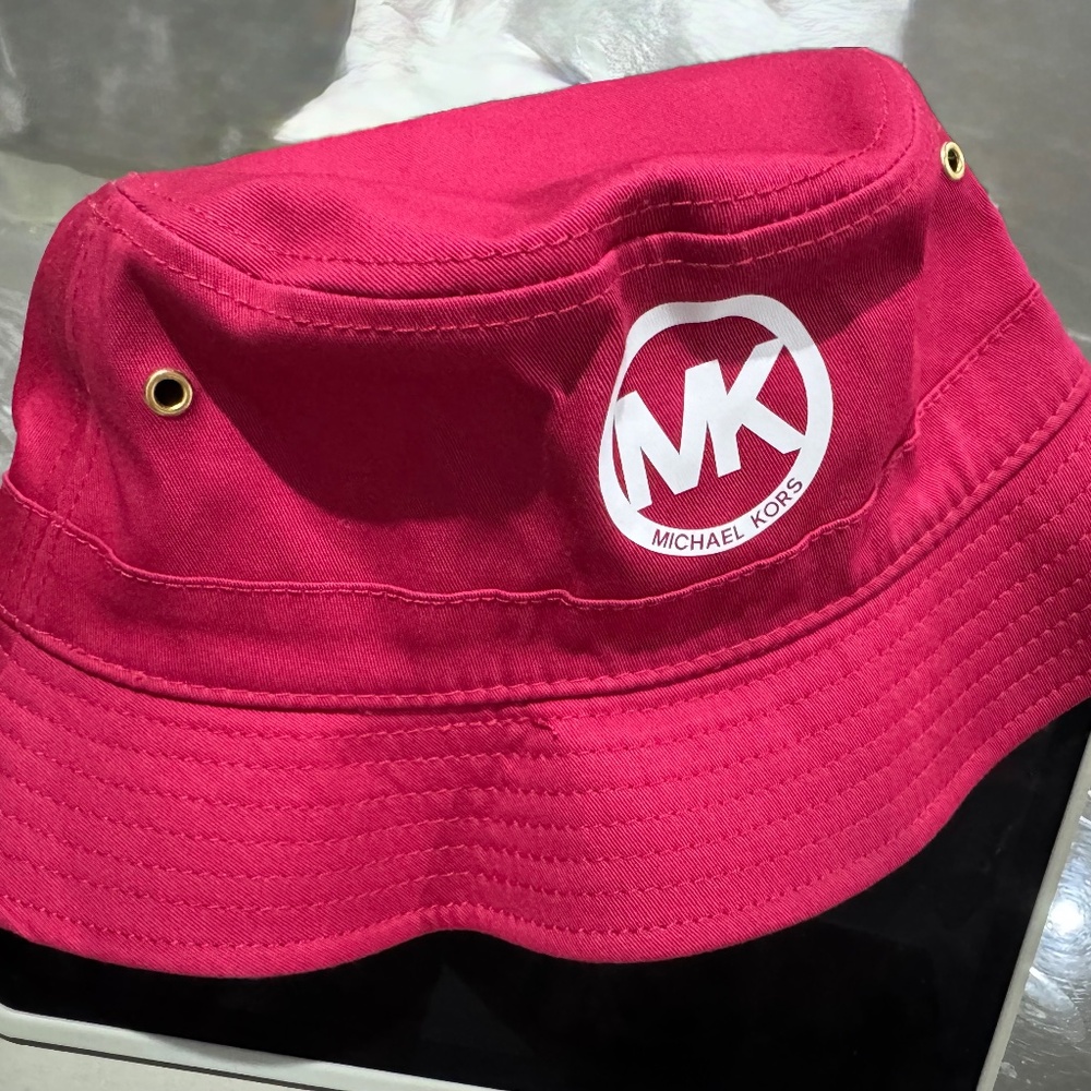 Michael Kors hat NWT